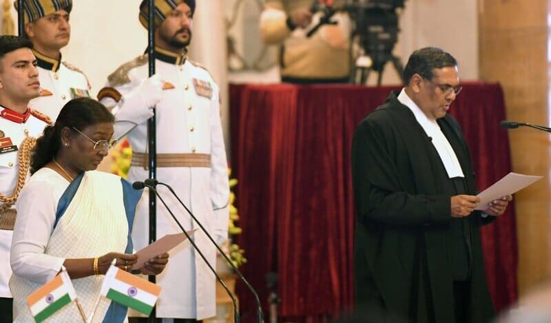 Justice Sanjiv Khanna sworn in as the Chief Justice of the Supreme Court of India at Rashtrapati Bhavan on November 11, 2024. Photo: Rashtrapati Bhavan