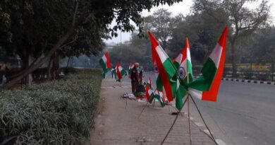 People Selling India Flags on a Road in New Delhi. Photo: Rakesh Raman / RMN News Service