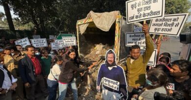 Delhi Women Dump Garbage Outside Arvind Kejriwal’s Residence